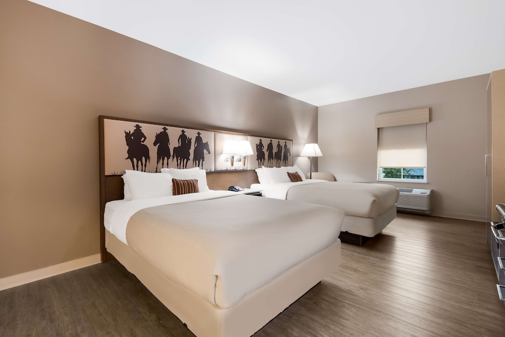 Best Western Bandera Suites & Saloon - photo 11