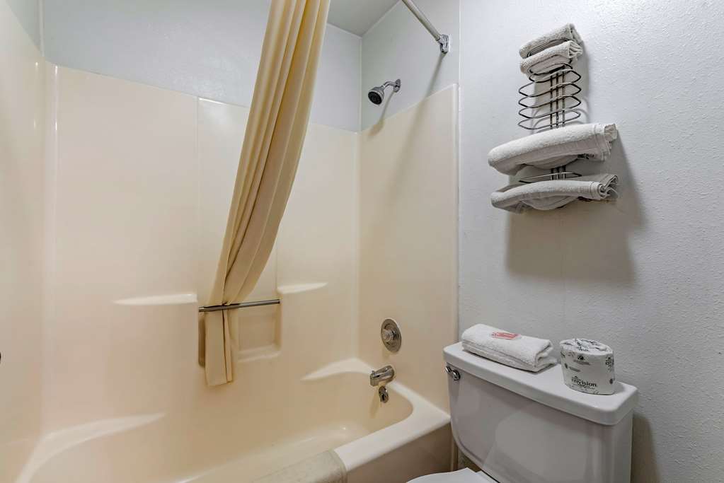 Econo Lodge La Junta - photo 13
