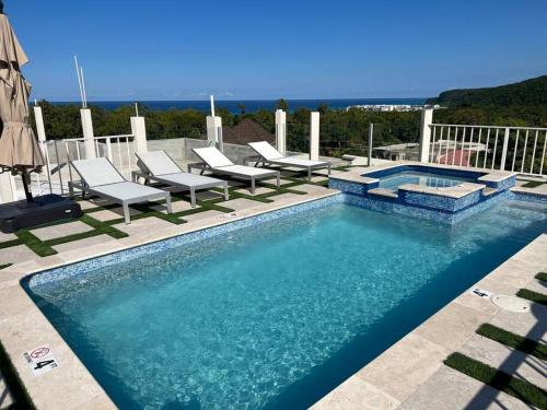 Luxury 1 Bedroom & Rooftop Pool unit #2 — 4-Star Luxury Hotel in Falmouth, Jamaica
