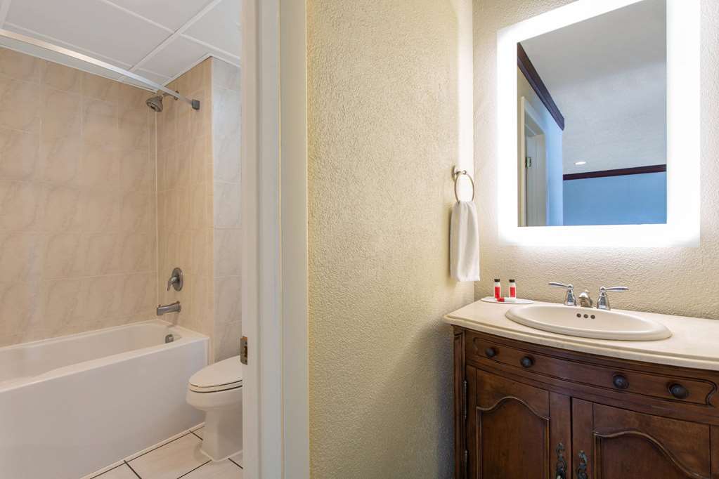Days Inn by Wyndham Ocean City Oceanfront - photo 14