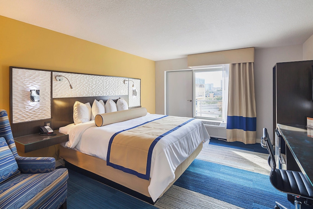 Southbank Hotel by Marriott Jacksonville Riverwalk - photo 9