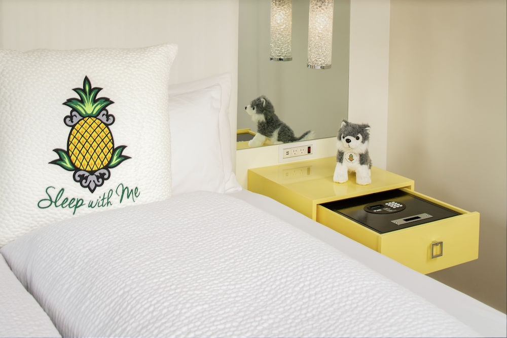 Staypineapple A Delightful Hotel South End - photo 16