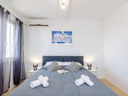 Miracle Apartments Comfort Studio Apartment with Terrace and City View
