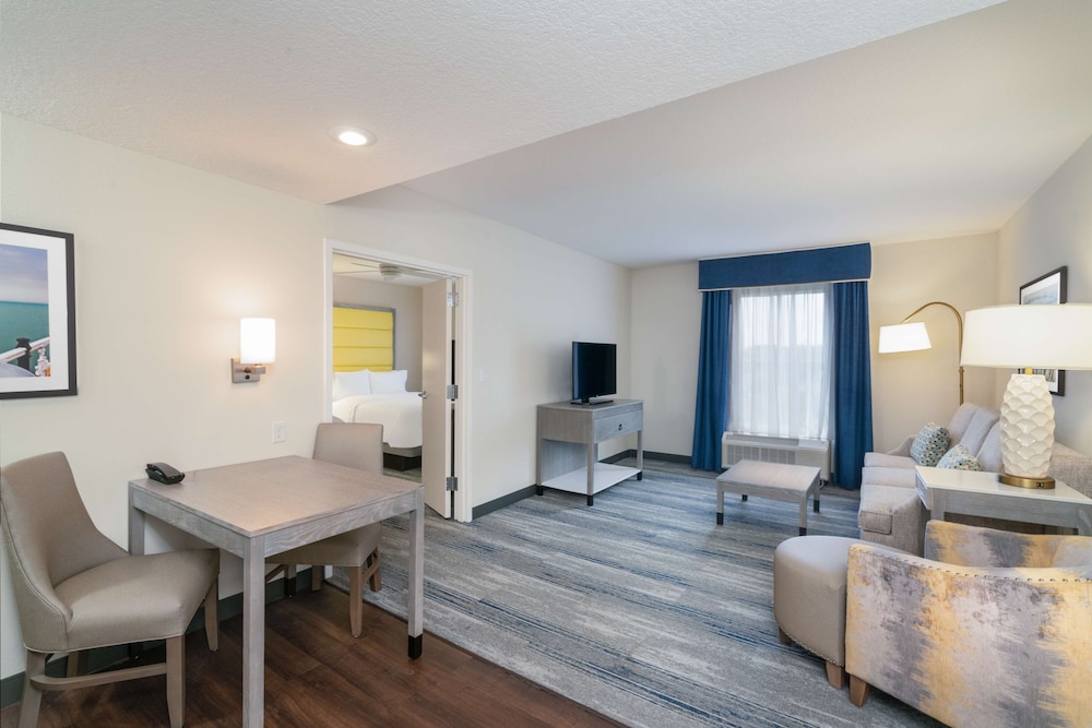 Hampton Inn and Suites Amelia Island Historic Harbor Front - photo 29