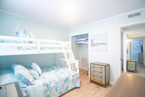 Carolina Beach Haven w Private Balcony - photo 31