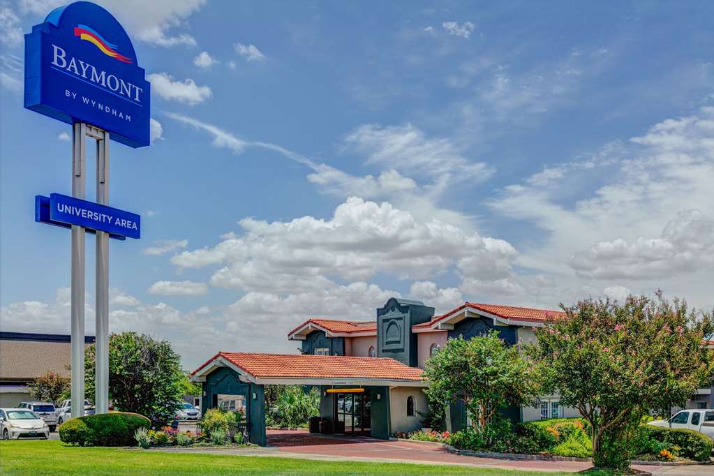 Baymont by Wyndham Austin University Area - photo 19