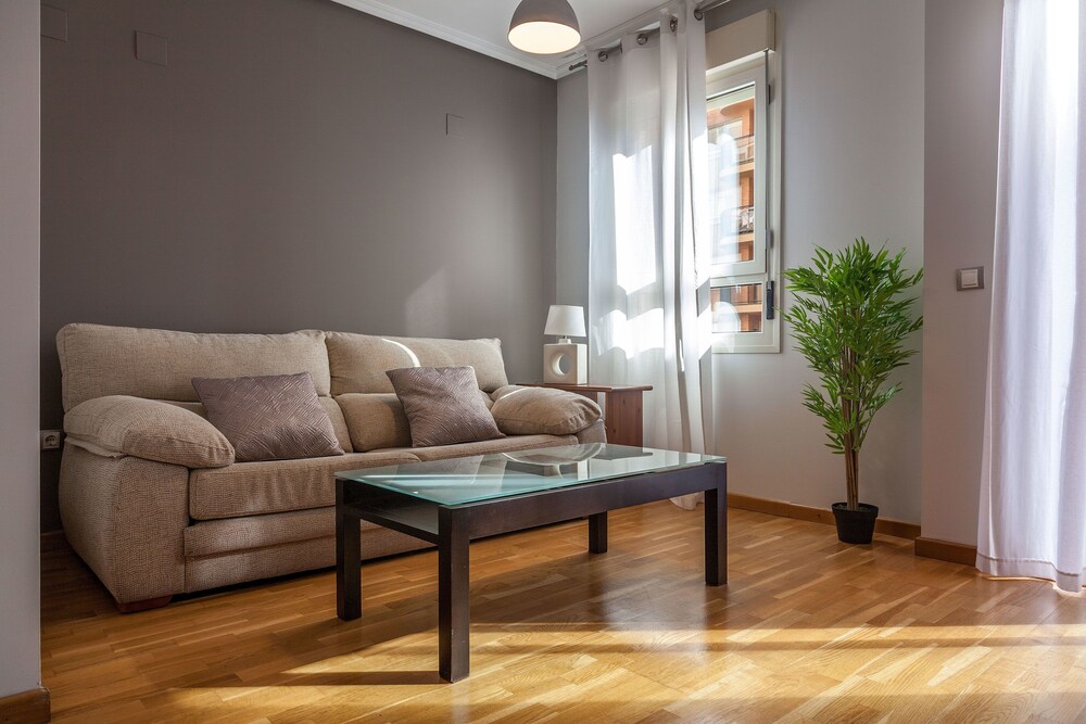 Valencia Flat Rental Swim and Paddle — 4-Star Luxury Hotel in Valencia, Spain