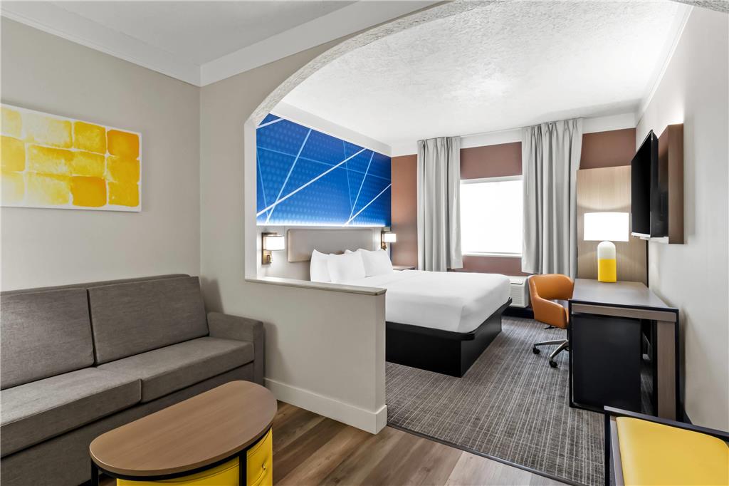 Comfort Suites Clackamas - photo 30