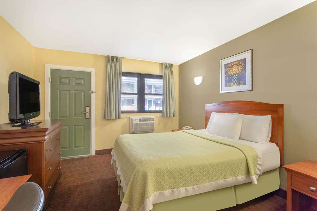 Days Inn by Wyndham Elmsford White Plains - photo 11