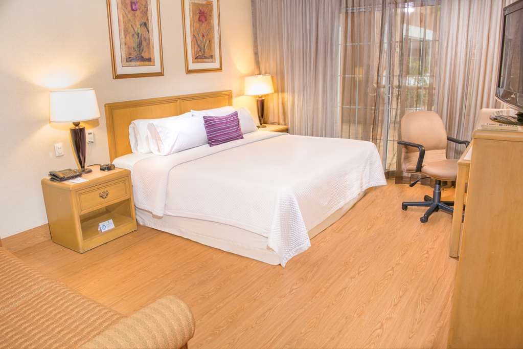 iStay Cd Victoria Deluxe Disabled Room