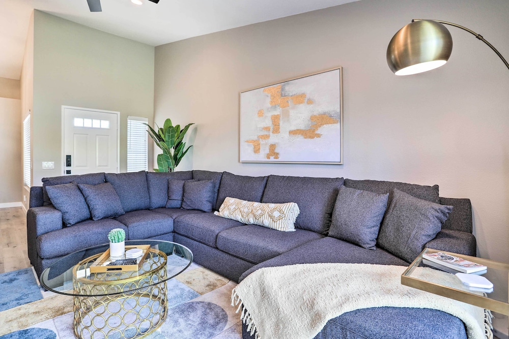 Chic Palm Desert Condo with Resort Style Amenities - photo 16
