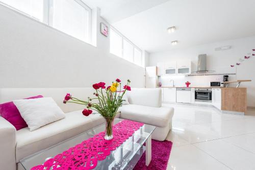 Luxury Sensation spacious & free private garage