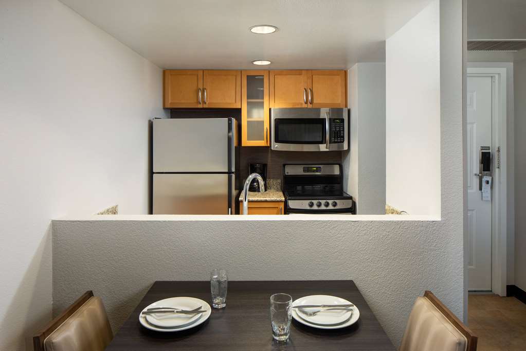 Sonesta ES Suites Carmel Mountain San Diego - photo 11