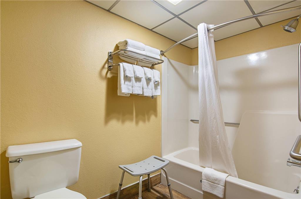 Quality Inn Tully I 81 - photo 13