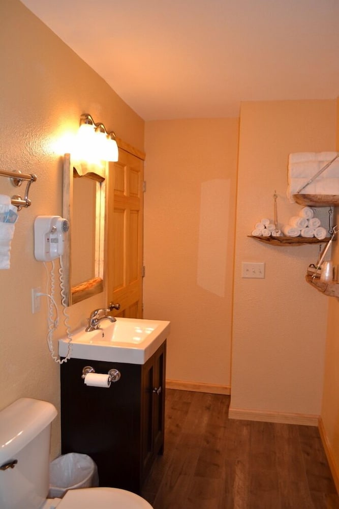 Black Elk Resort Cottages and RV Park - photo 42