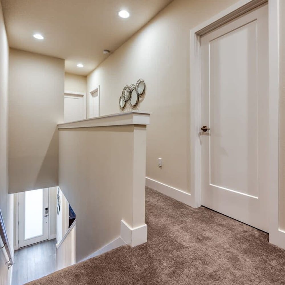 Spacious New Modern Retreat - photo 33