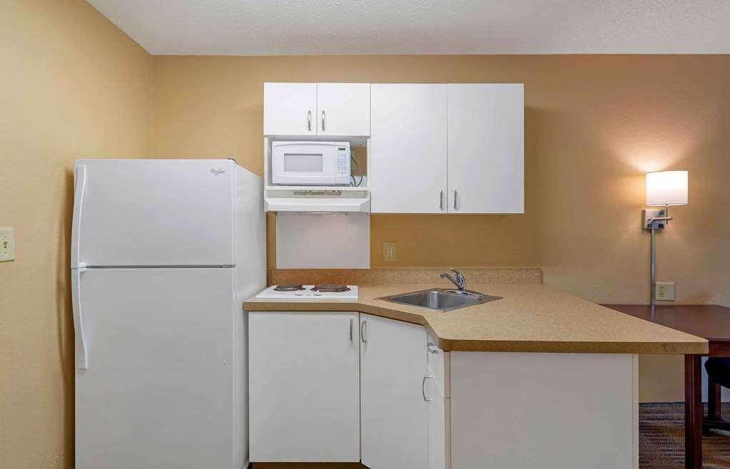 Extended Stay America Suites Atlanta Perimeter Crestline - photo 20