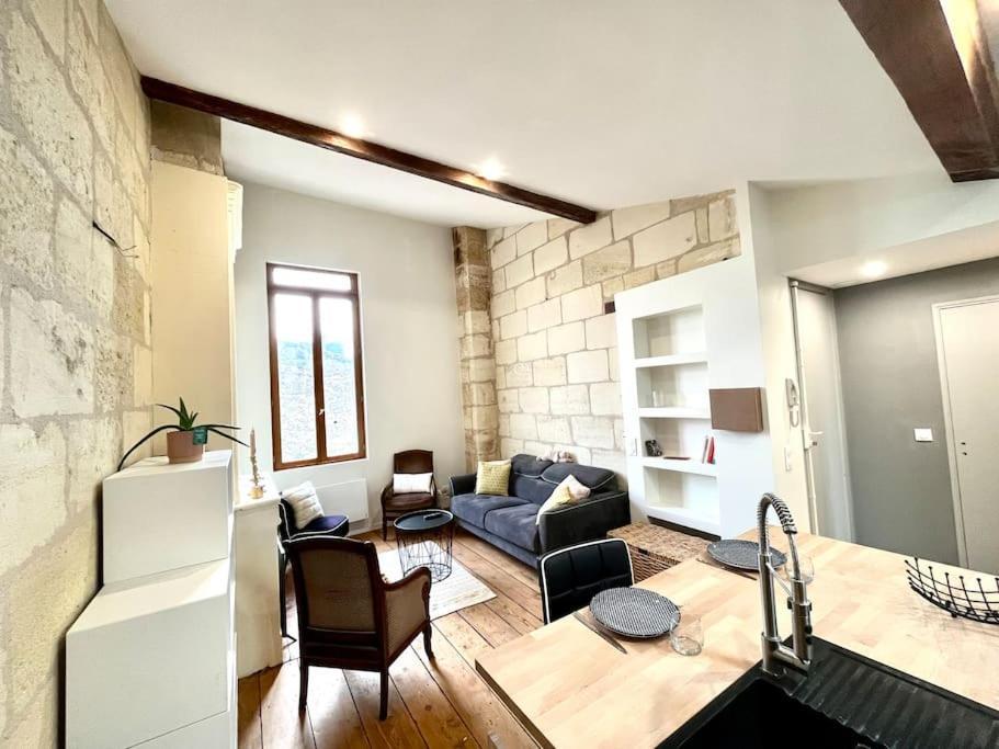 Bordeaux Stone Yourhosthelper - last minute hotel in Bordeaux