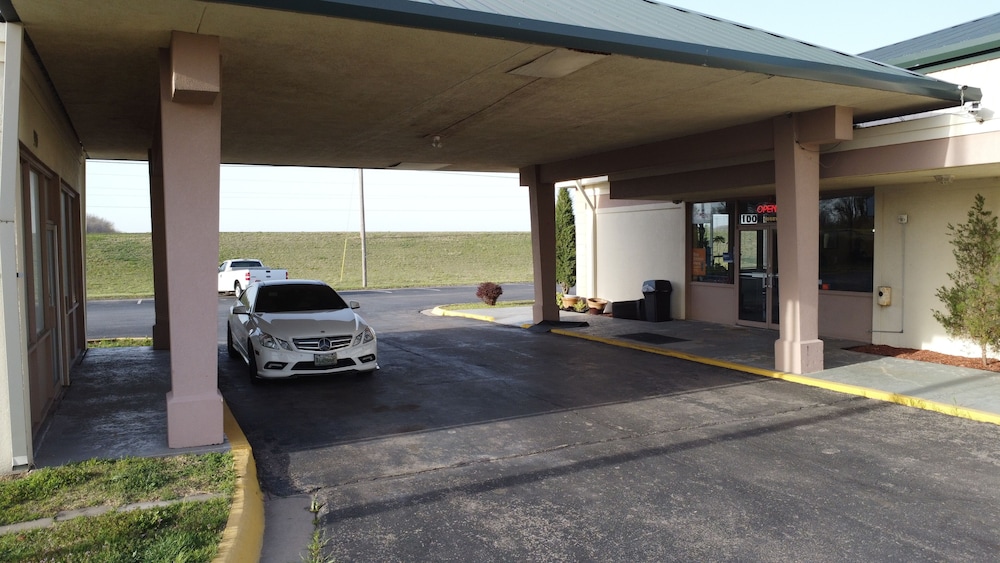 USA Inn Junction City Near Fort Riley - photo 45