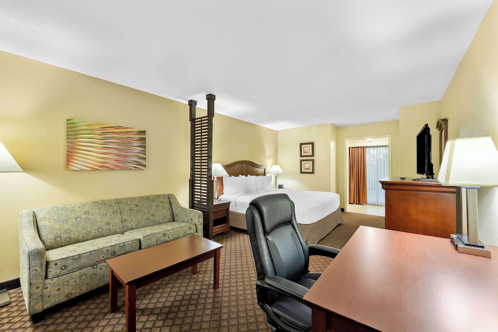 Best Western Coach House - photo 23