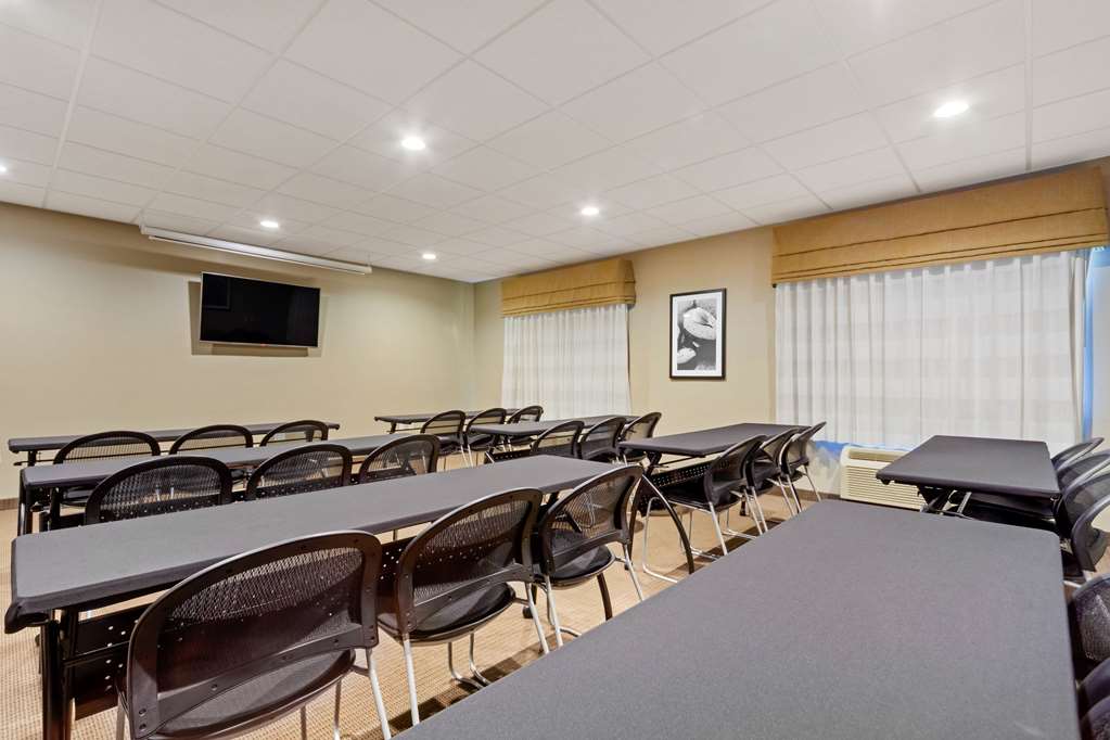 Sleep Inn & Suites Bismarck I 94 - photo 36