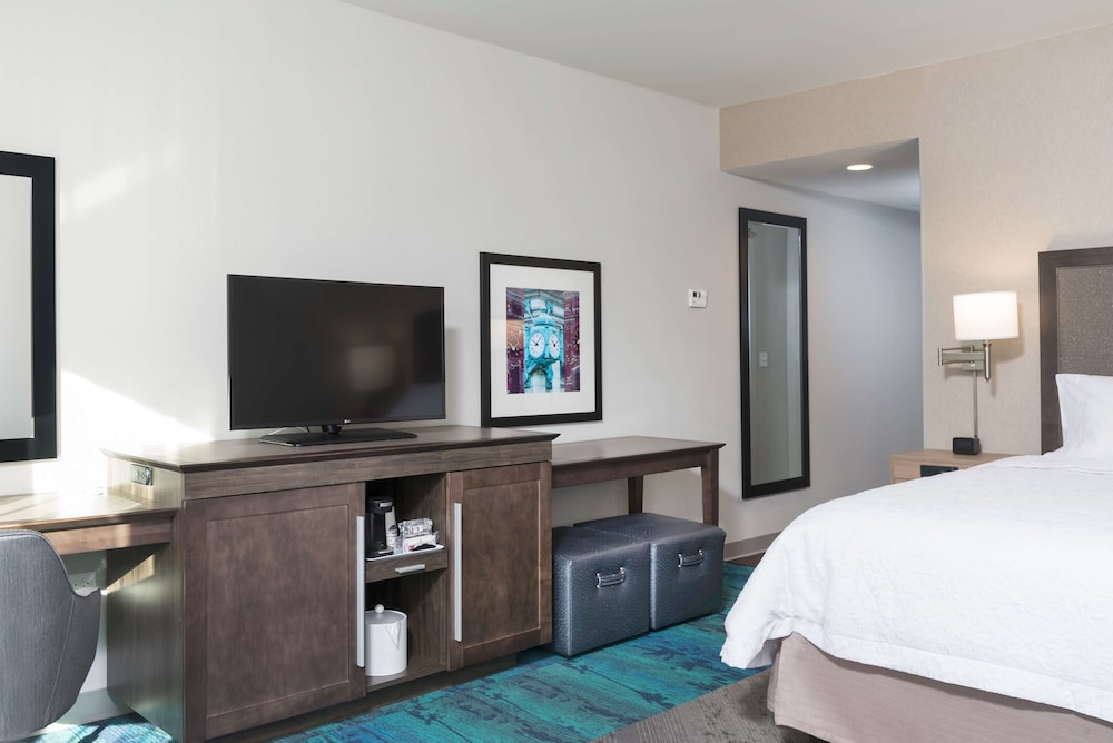 Hampton Inn & Suites Chicago Schaumburg - photo 13