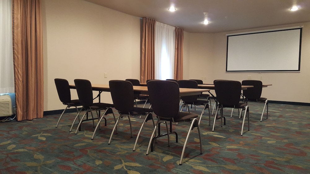 Candlewood Suites Hot Springs by IHG - photo 43