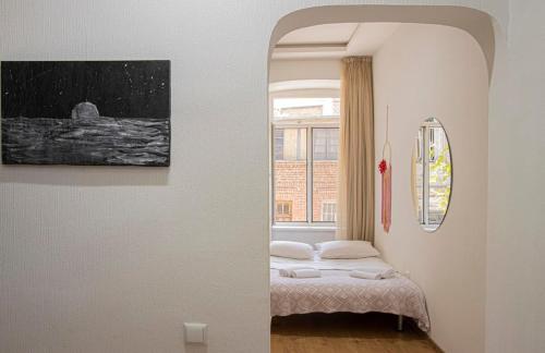 Cozy Studio Apartment In the Center By Wehost
