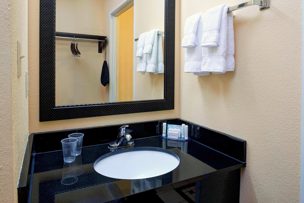 Fairfield Inn by Marriott Richmond - photo 13