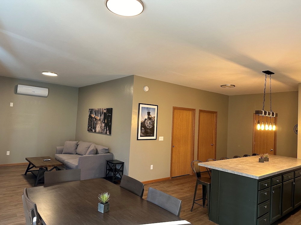 EverSpring Inn & Suites - photo 16