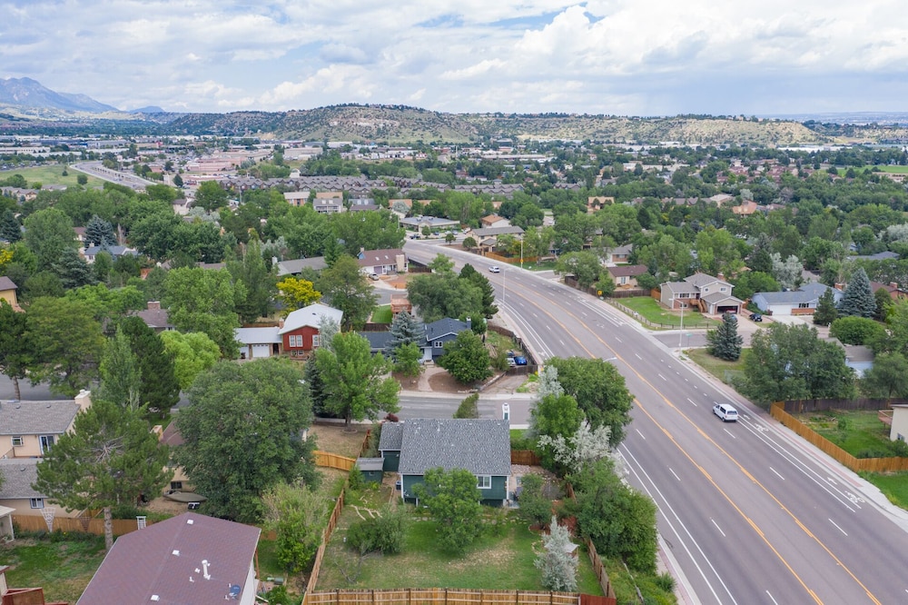 4BR Garden of the Gods Family Getaway - photo 48