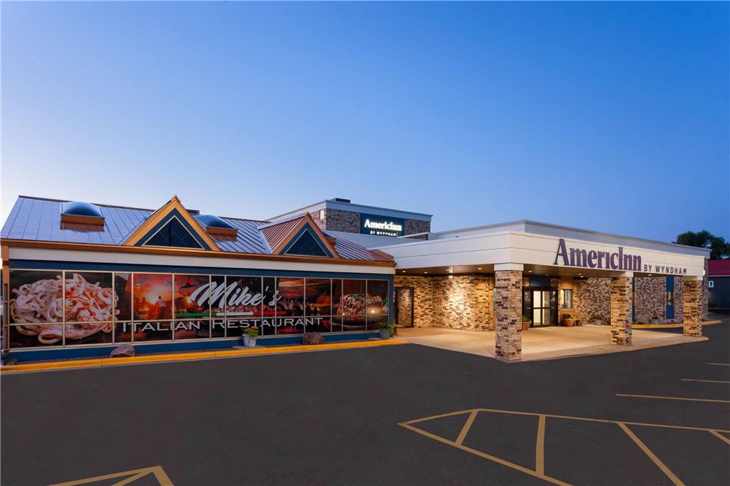 AmericInn & Suites By Wyndham Baraboo Event Center - photo 3