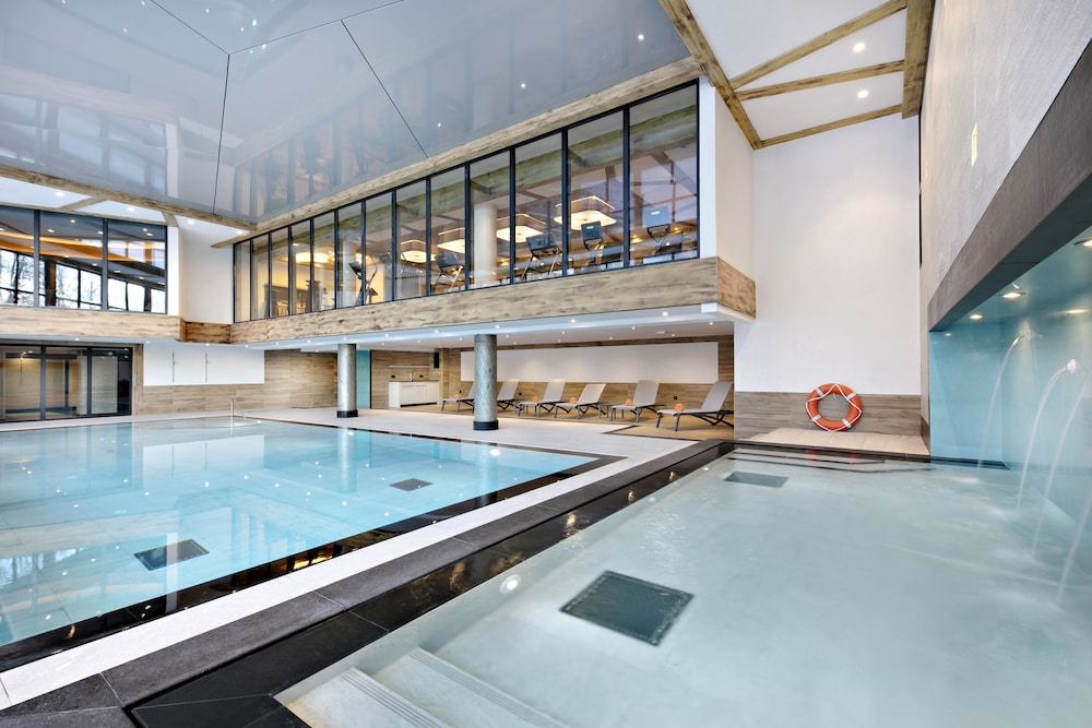 MGM Hôtels & Résidences Résidence Chalets Éléna — 4-Star Luxury Hotel in Les Houches, France