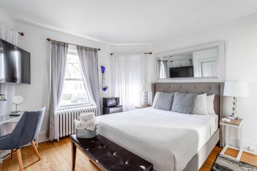 Sunshine Room by harbor downtown beach I 95&Train — 4-Star Luxury Hotel in Stamford, United States