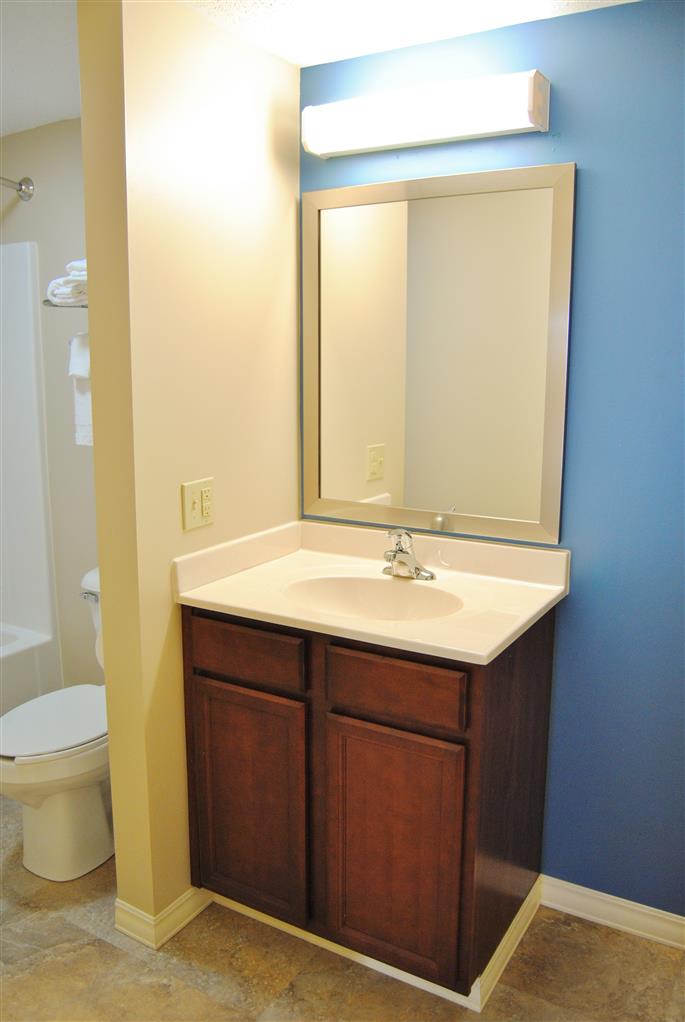 Americas Best Value Inn & Suites St. Clairsville Wheeling - photo 23
