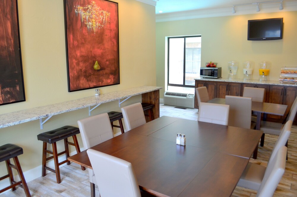 Stratford Court Hotel - photo 47