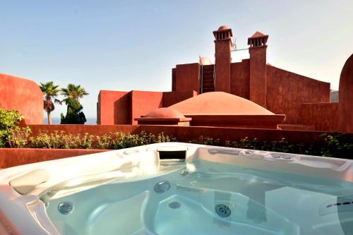 Alzaro 1 3 Deluxe Sea View Jacuzzi 3b — Arona