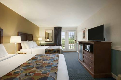 Days Inn By Wyndham Shelburne Burlington - photo 3