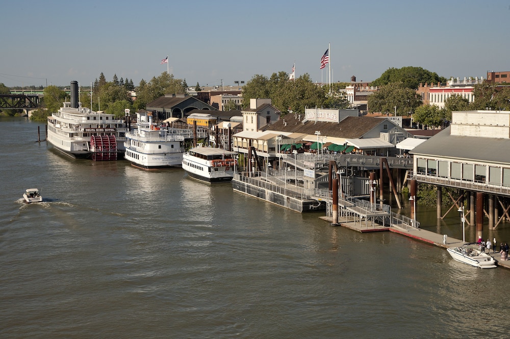 Embassy Suites by Hilton Sacramento Riverfront Promenade - photo 51