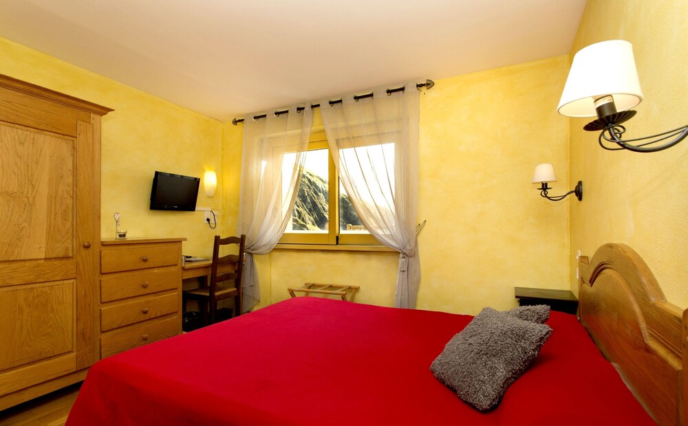 Hôtel Etchémaïté — Pau — photo 2