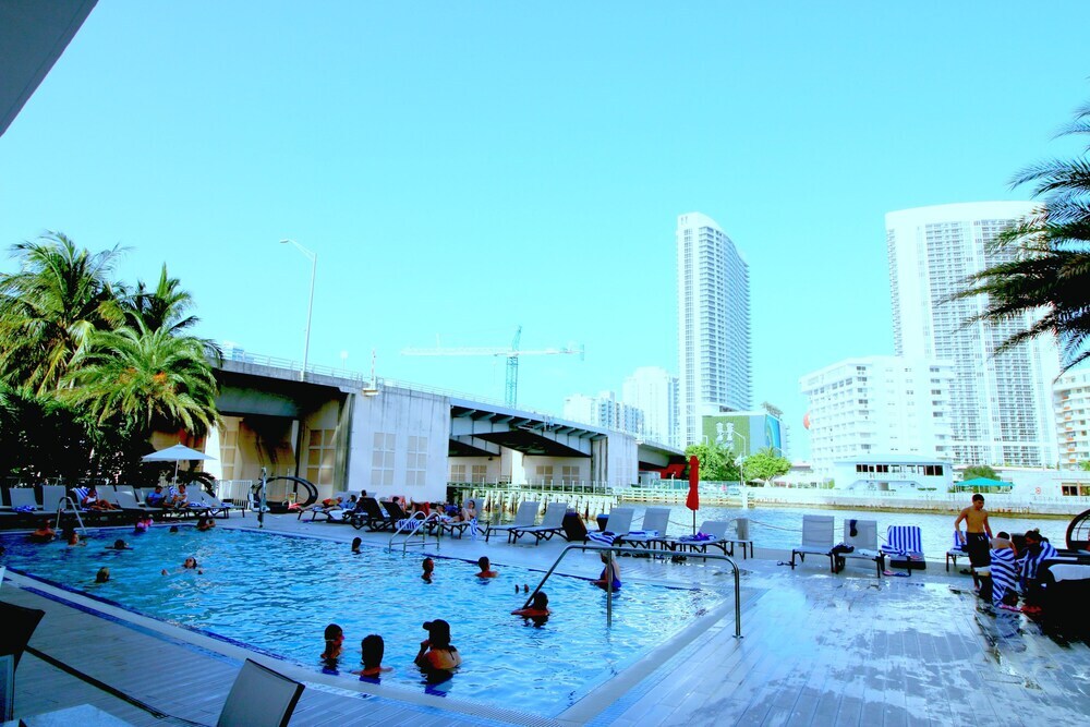 Hallandale Beach by 1stHomeRent - photo 6