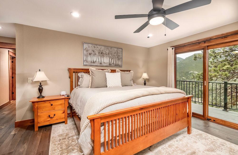 Breiding Upper 2 Br Condo — 4-Star Luxury Hotel in Estes Park, United States