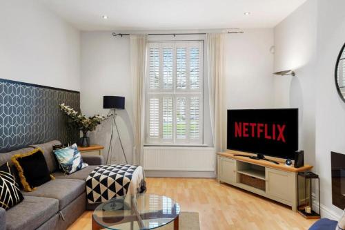 3 Bedroom Townhouse on Harrogate's Famous stray