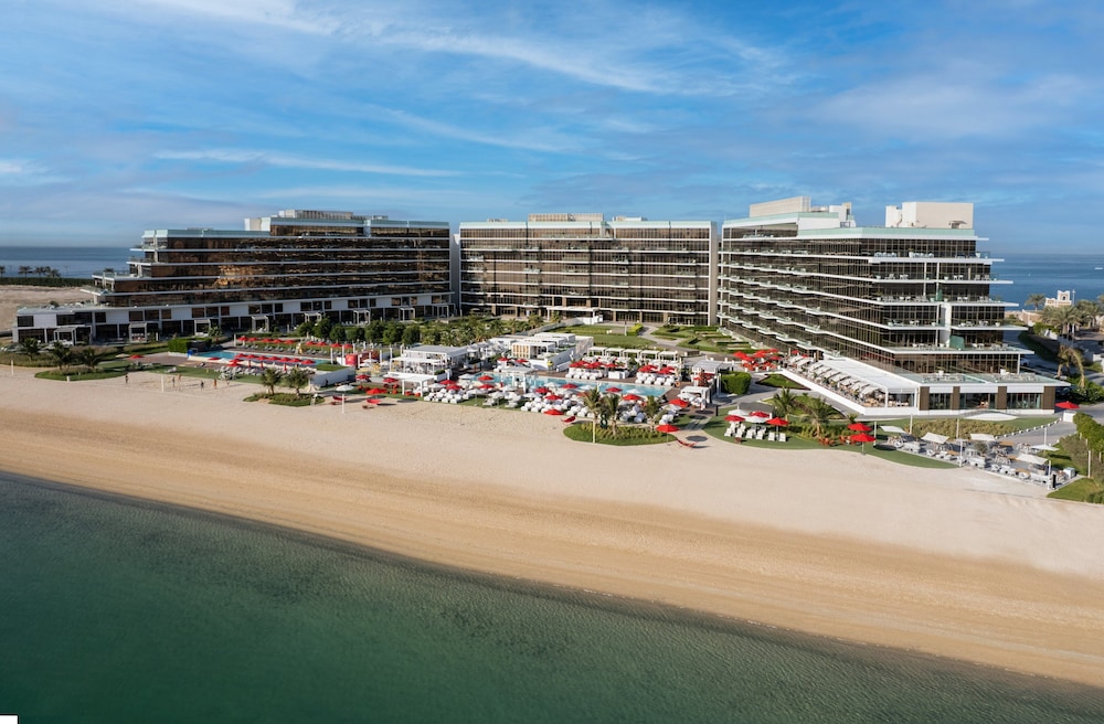 Th8 Palm Dubai Beach Resort Vignette Collection — 5-Star Luxury Hotel in Dubai, United Arab Emirates