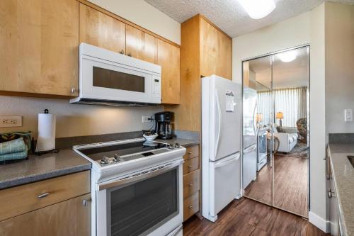 Maui Sunset A414 in Kihei, United States