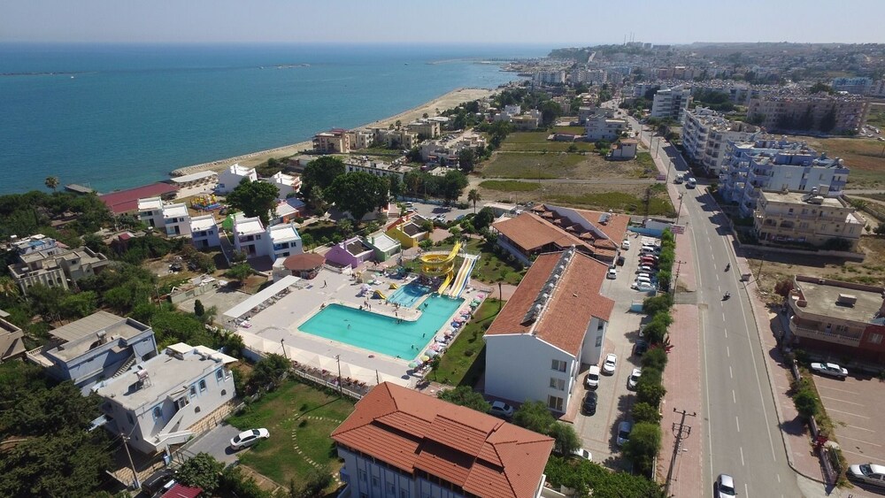 Oykum Tatil Koyu — hotel in Karatas