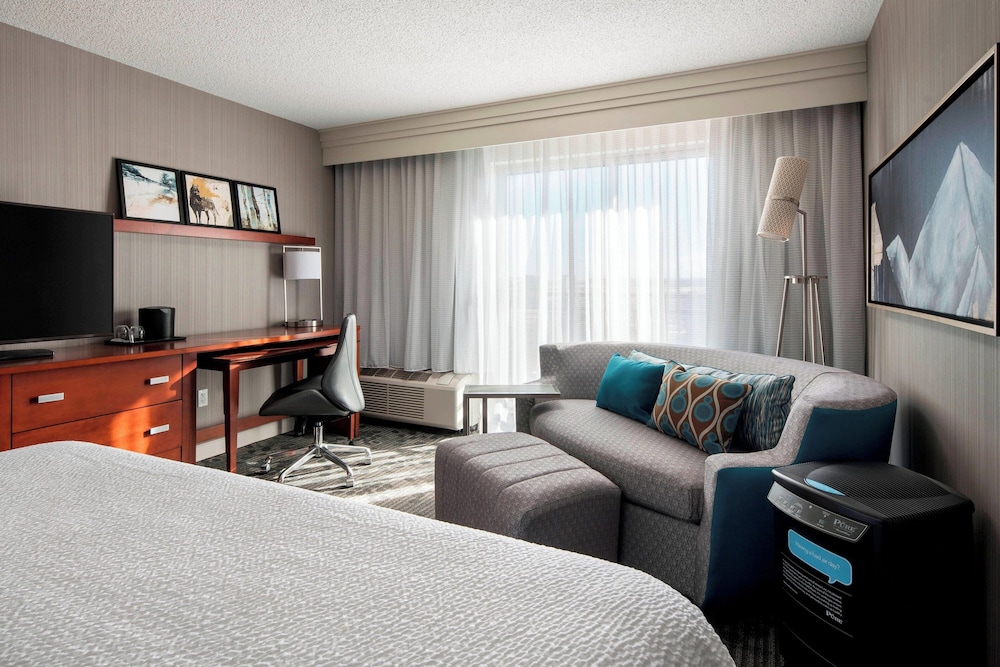 Courtyard by Marriott Denver Airport - photo 13