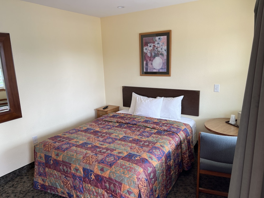 All Star Inn & Suites - photo 30