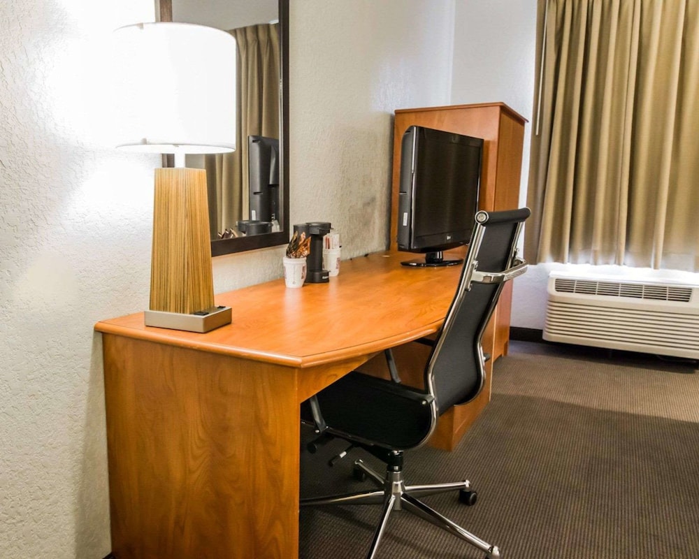 Blankenbaker Inn by IHG - photo 13