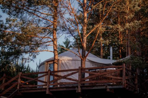 Jurty Z Widokiem Prywatna Balia Dzikolas Glamping in Krasnobrod, Poland